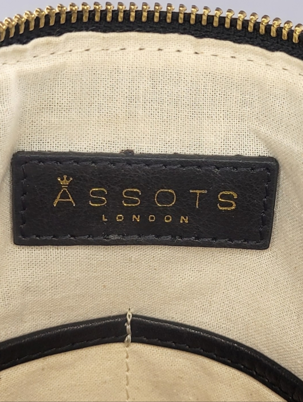 👜 Assots London Black Leather Crossbody Bag Multi Zip Pockets Classic Everyday - Picture 13 of 13